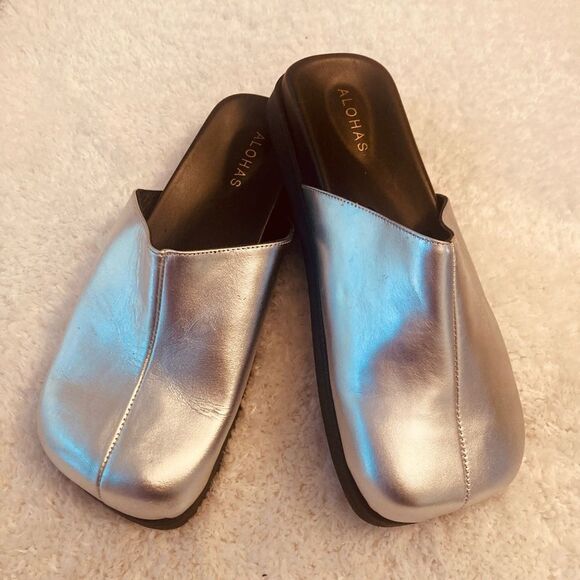 Alohas Anthropologie Silver Slip On Mules - Picture 1 of 5